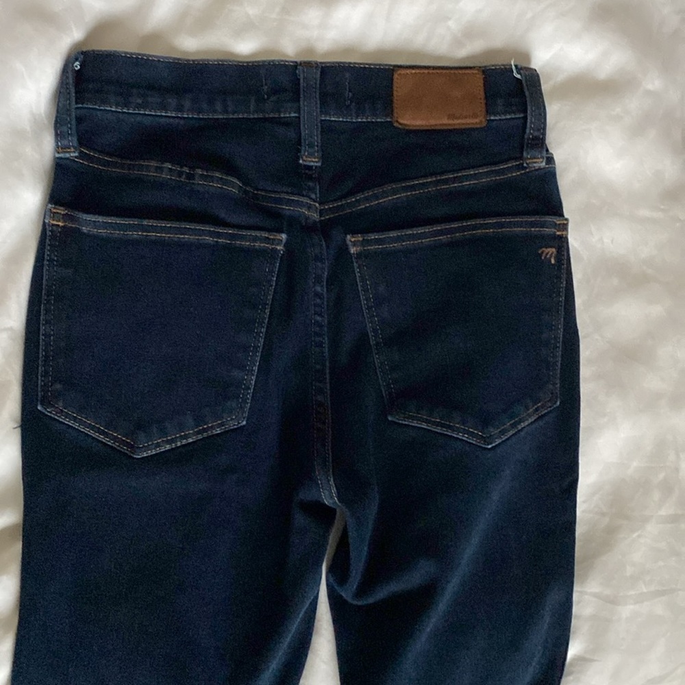 Madewell like new , “roadtripper” jeans , dark wash, soft material - Picture 3 of 3